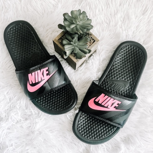 nike benassi black pink